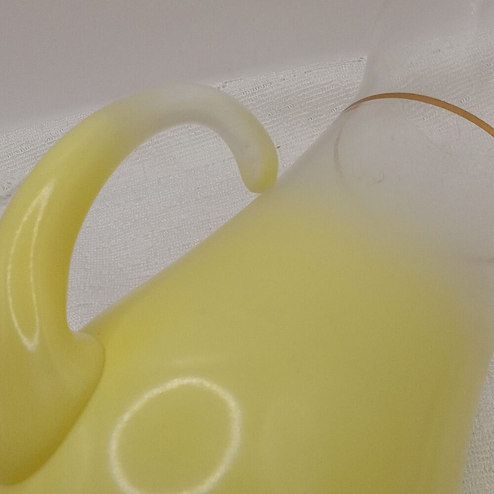 BLENDO Yellow MCM Glass Pitcher 24 OZ Ombre Ice Lip 9 inch - Picture 4 of 11